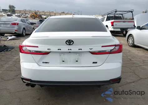 2025 Toyota Camry Se z USA, uszkodzony, nr VIN 4T1DAACKXSU123605